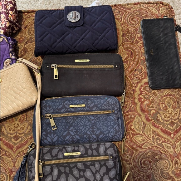 Stylish Zip-Around Wallet Set - Picture 3 of 4